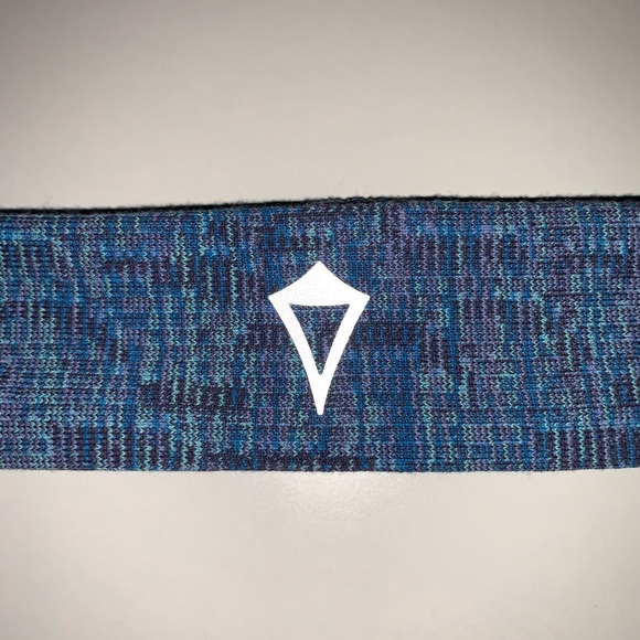 (NWOT) Ivviva Lululemon Headband with Grips - Picture 4 of 6